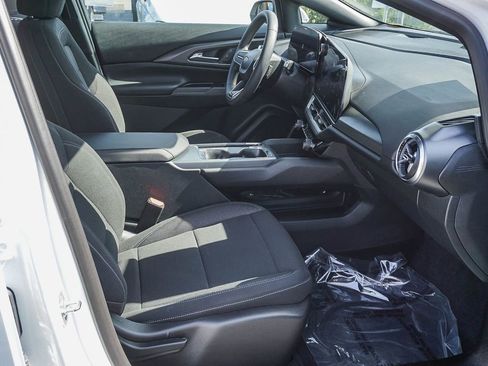 Used 2026 Chevrolet Equinox EV LT FWD image 12
