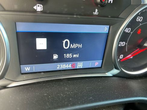 Used 2023 GMC Acadia SLT w/ Preferred Package AWD/4WD image 16