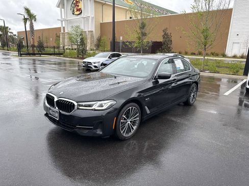 Used 2023 BMW 530e xDrive w/ Premium Package AWD/4WD image 7
