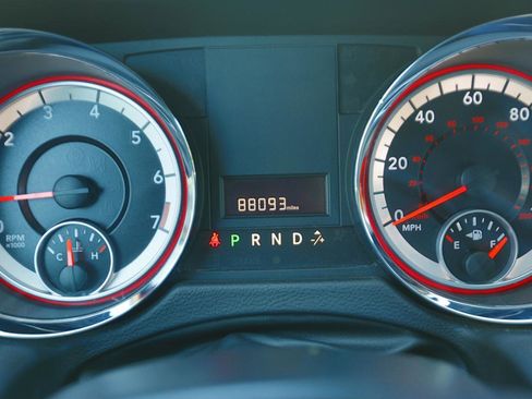 Used 2015 Dodge Grand Caravan SXT w/ Blacktop Package FWD image 7