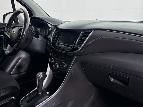 Used 2021 Chevrolet Trax LT w/ Redline Edition image 29