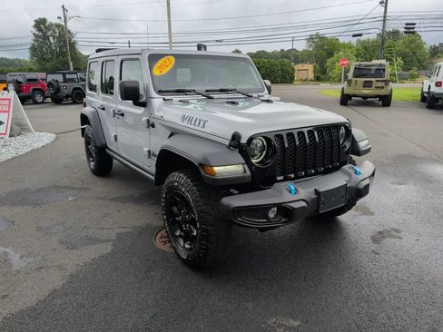 Used 2023 Jeep Wrangler Unlimited w/ Sun & Screen Package AWD/4WD image 16