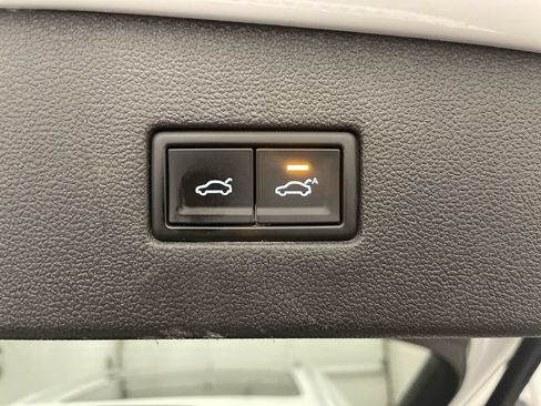 Used 2019 Volkswagen Tiguan SEL Premium R-Line AWD/4WD image 31