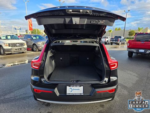 Used 2019 Volvo XC40 T4 Momentum image 21