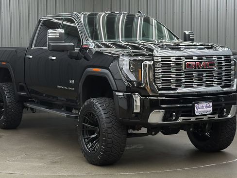 Used 2026 GMC Sierra 2500 Denali w/ Denali Reserve Package AWD/4WD image 7