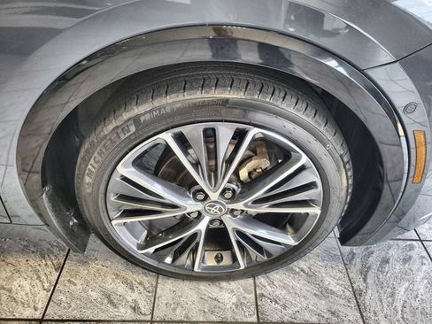 Used 2023 Toyota Prius Limited w/ Limited Premium Package AWD/4WD image 10