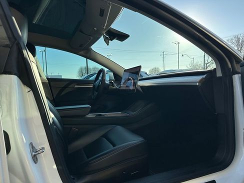 Used 2022 Tesla Model 3 Performance image 33