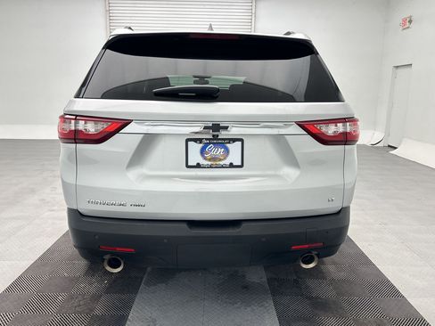 Used 2021 Chevrolet Traverse LT w/ LPO, Floor Liner Package image 10