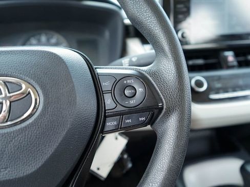 Used 2022 Toyota Corolla L image 25