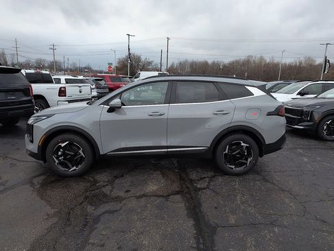 New 2026 Kia Sportage EX image 4