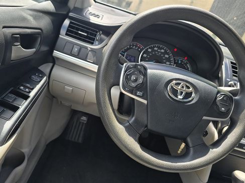 Used 2013 Toyota Camry LE image 19