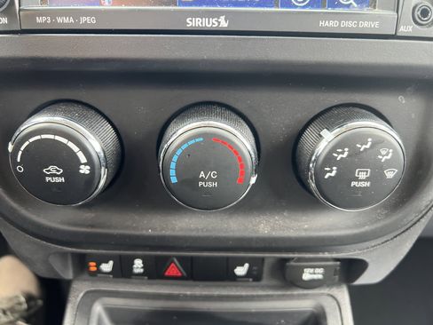 Used 2011 Jeep Compass Latitude image 21