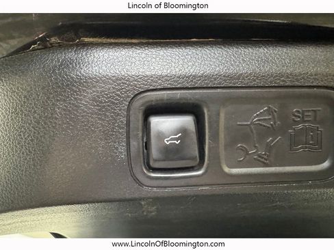 Used 2020 Lincoln Navigator Reserve AWD/4WD image 24