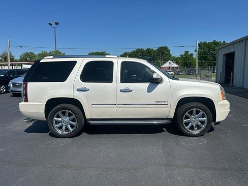 Used 2013 GMC Yukon Denali AWD/4WD image 4
