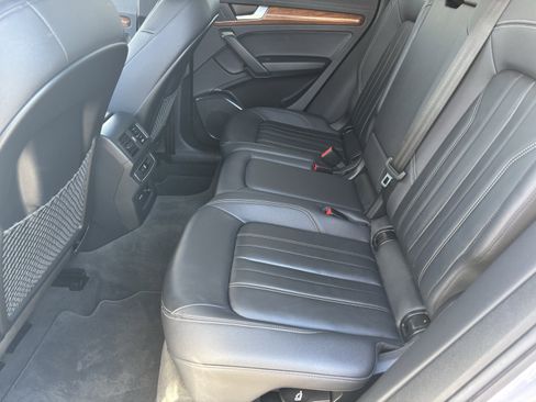 Used 2023 Audi Q5 2.0T Premium w/ Convenience Package image 16