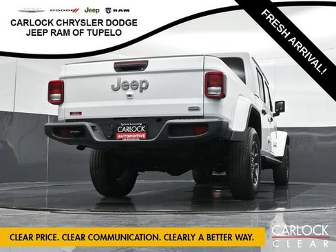 Used 2023 Jeep Gladiator Overland AWD/4WD image 46