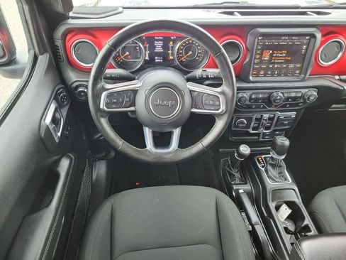 Used 2020 Jeep Wrangler Unlimited Sahara w/ Dual Top Group AWD/4WD image 11