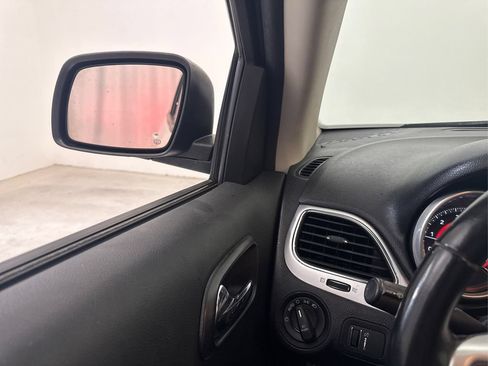 Used 2019 Dodge Journey SE w/ Connectivity Group FWD image 34