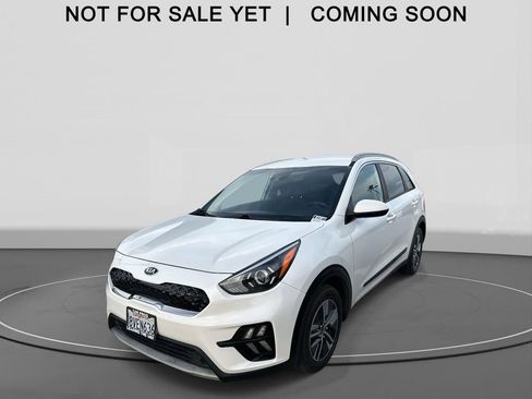 Used 2020 Kia Niro LXS image 1