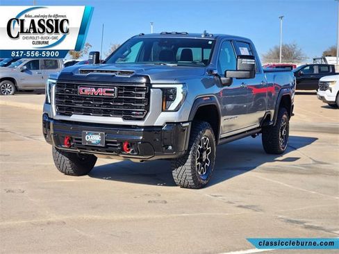 Used 2025 GMC Sierra 2500 AT4X image 5