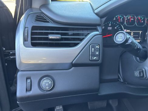 Used 2015 Chevrolet Suburban LTZ RWD image 46