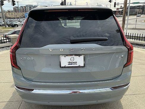 New 2026 Volvo XC90 T8 Plus w/ Protection Package Premier AWD/4WD image 9