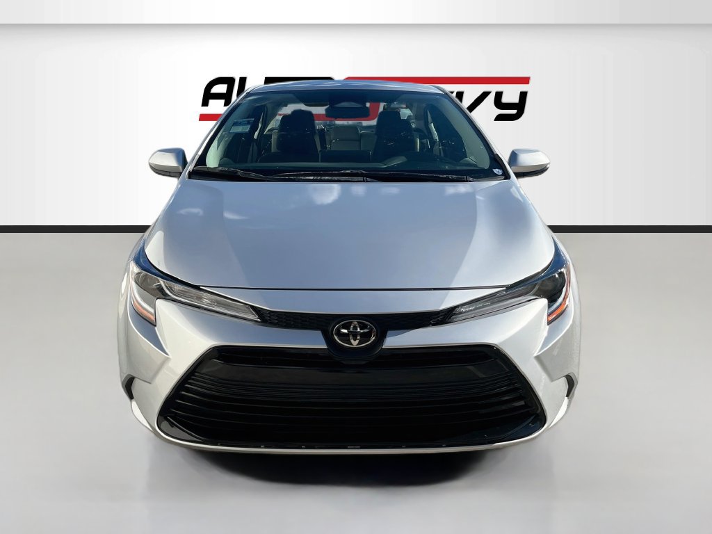 Used 2026 Toyota Corolla LE FWD image 2