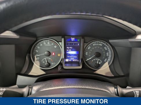 Used 2019 Toyota Tacoma TRD Off-Road image 25