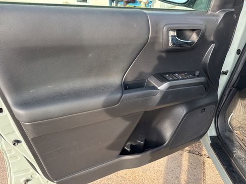 Used 2023 Toyota Tacoma TRD Off-Road w/ TRD Premium Off Road Package image 14