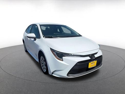 Used 2025 Toyota Corolla LE FWD image 3