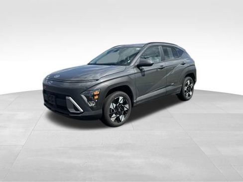 Used 2025 Hyundai Kona SEL AWD/4WD image 3