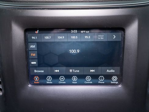 Used 2019 Jeep Cherokee Latitude Plus w/ Cold Weather Group image 16