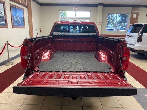 Used 2017 Chevrolet Colorado Z71 RWD image 6