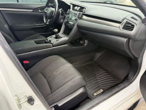 Used 2019 Honda Civic Sport image 9