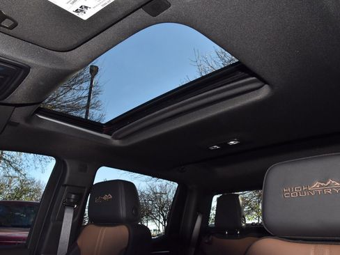 Used 2025 Chevrolet Silverado 1500 High Country w/ High Country Premium Package image 33