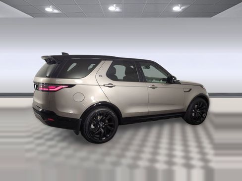 Used 2025 Land Rover Discovery Dynamic SE image 9