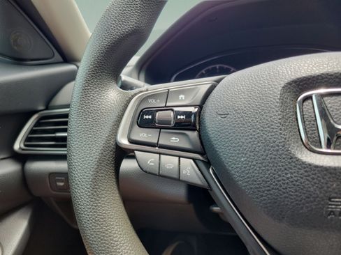 Used 2018 Honda Accord EX image 21