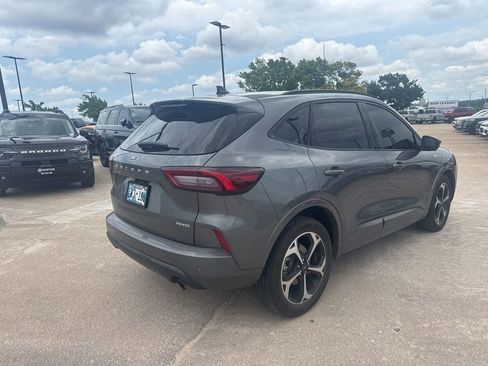 Used 2023 Ford Escape ST-Line Select w/ Tech Pack #2 AWD/4WD image 4