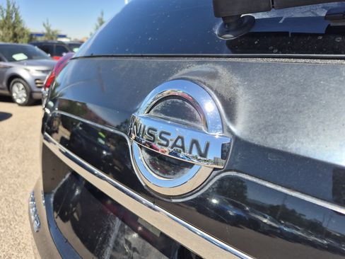 Used 2017 Nissan Rogue SV w/ SV Premium Package FWD image 20