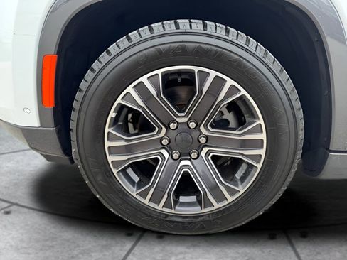 Used 2022 Jeep Wagoneer Series III image 32