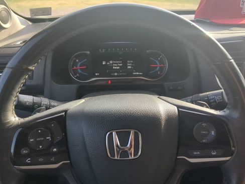 Used 2019 Honda Pilot Touring image 12