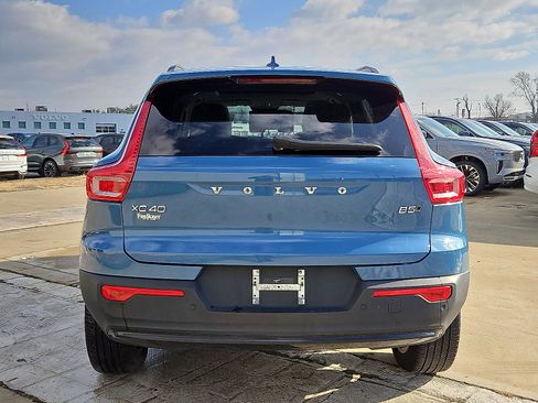 Certified 2023 Volvo XC40 B5 Plus w/ Driver Assist Package image 5