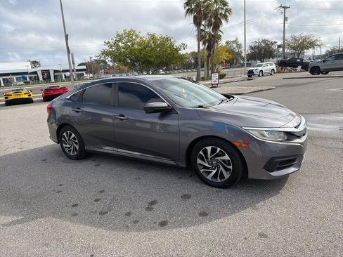 Used 2018 Honda Civic EX image 2