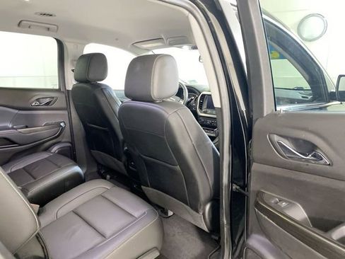 Used 2023 GMC Acadia SLT w/ Preferred Package image 32