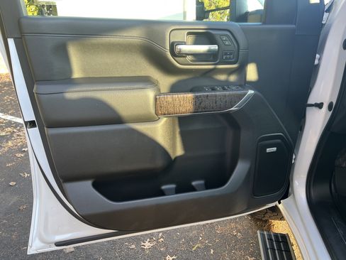 Used 2023 GMC Sierra 2500 Denali w/ Denali Ultimate Package image 14