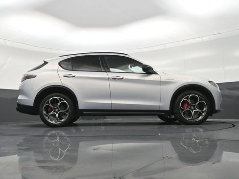 Used 2025 Alfa Romeo Stelvio Sprint w/ Veloce Package AWD/4WD image 28