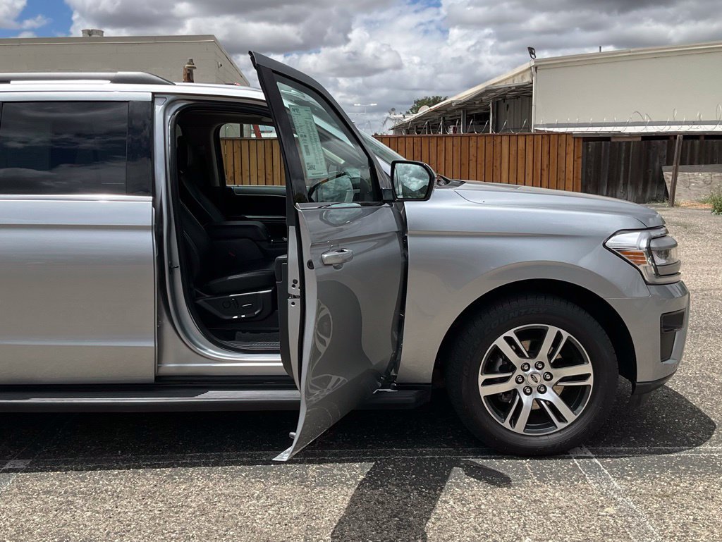 Used 2024 Ford Expedition Max XLT AWD/4WD image 37