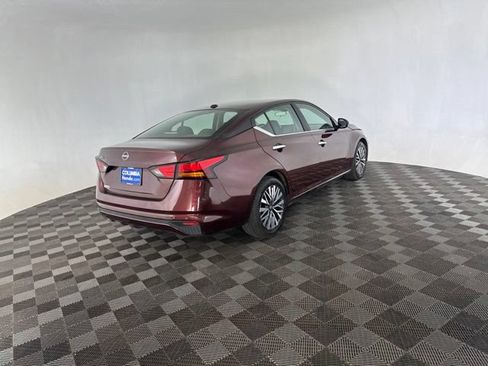 Used 2025 Nissan Altima 2.5 SV FWD image 7