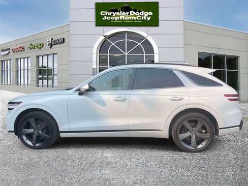 Used 2025 Genesis GV70 3.5T Sport w/ Sport Advanced Package AWD/4WD image 7