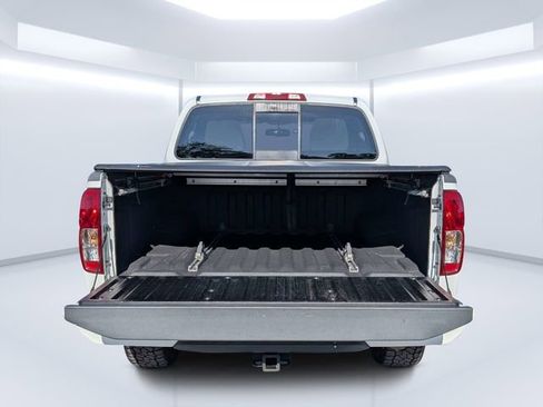 Used 2020 Nissan Frontier SV RWD image 12